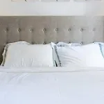 1597-3 Studio Upper East Side Apt W&D In Unit